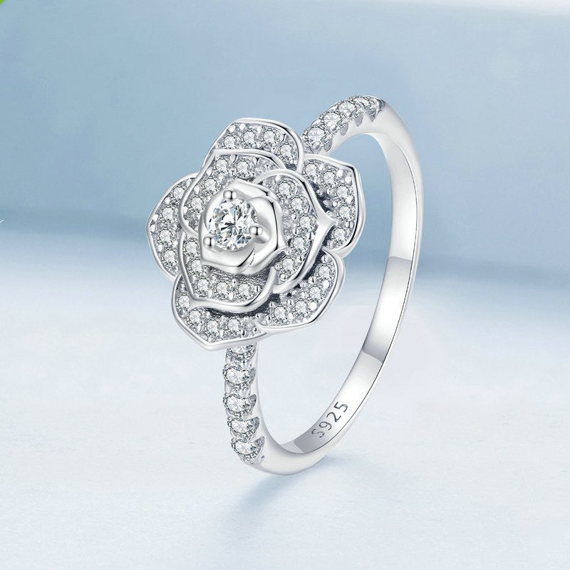Bague en argent et zircon cubique en forme de rose